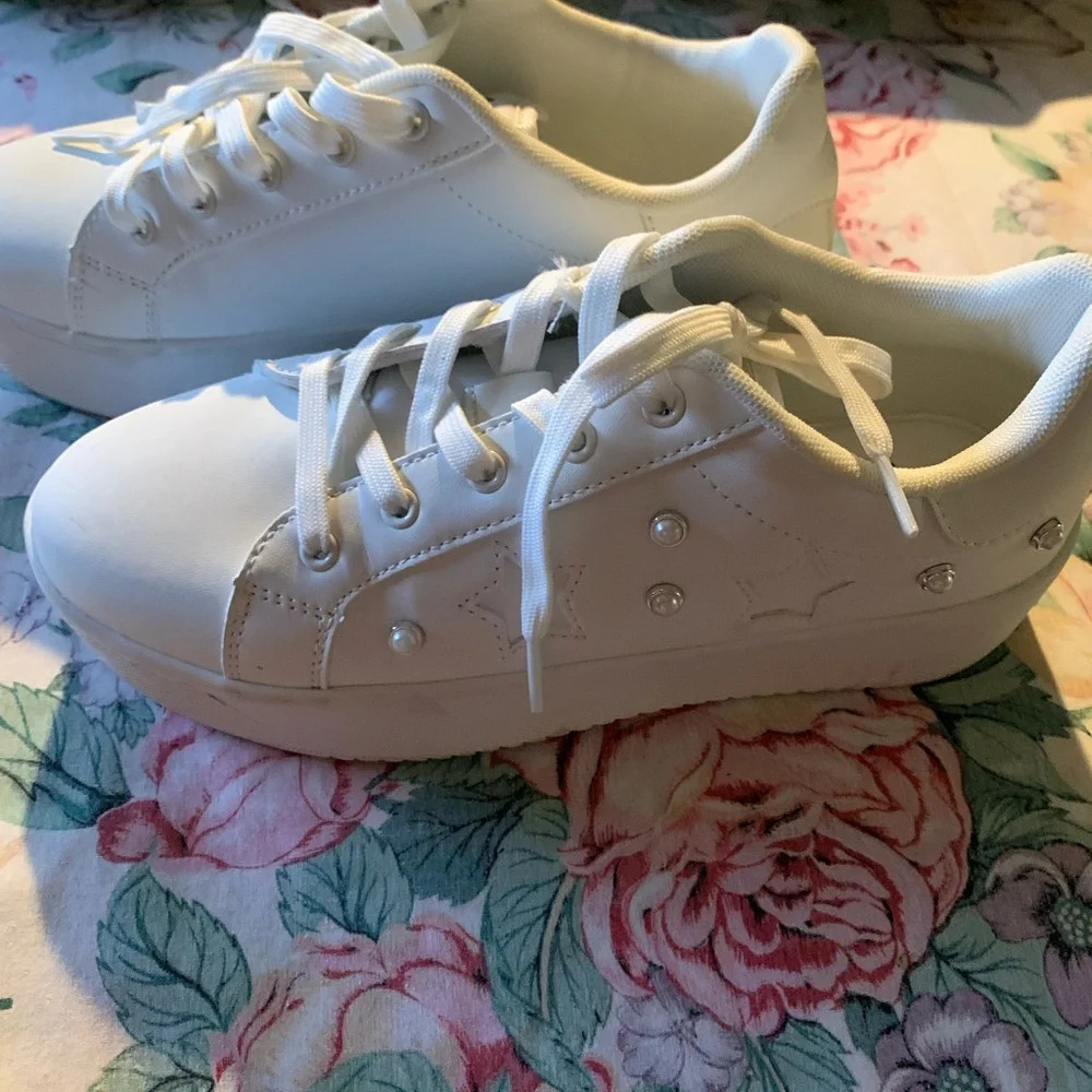 🎀SOLD🎀 Belows Memory Foam Women’s Sneakers Size 8 - Picture 6 of 9